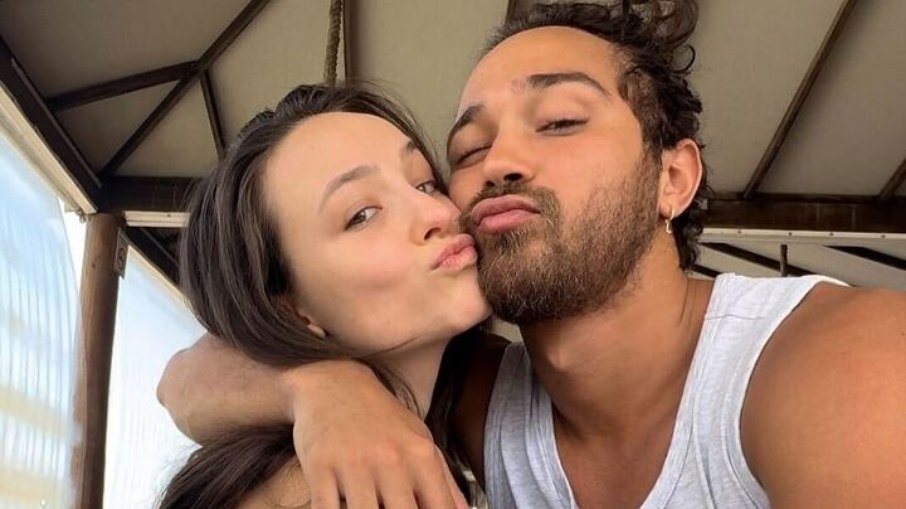 Larissa Manoela desmente que a curso seja gerida pelo marido