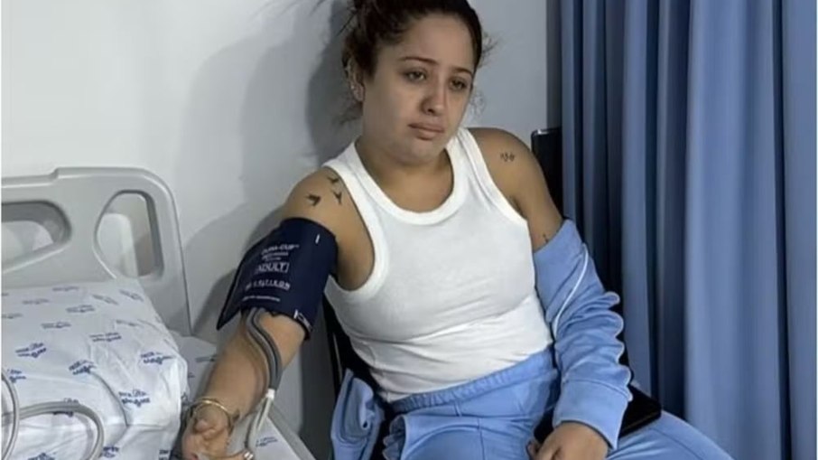 Mari Fernandez adoece posteriormente Carnaval e é hospitalizada